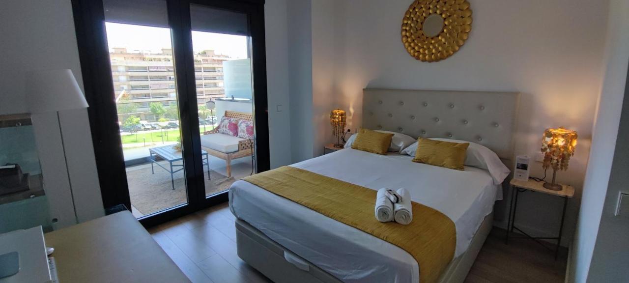 Teatinos Suite Malaga Exterior photo